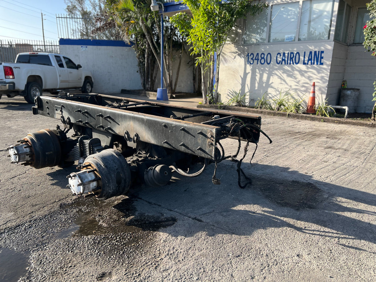 Mack CRD151 CUT OFF, CAMELBACK SUSPENSION, HUB PILOT, AIR LOCK POWER DIVIDER