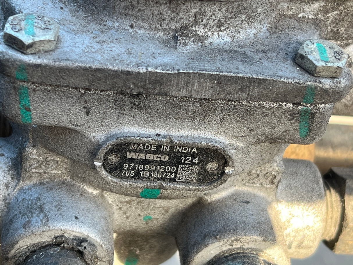 Mack CRD151 CUT OFF, CAMELBACK SUSPENSION, HUB PILOT, AIR LOCK POWER DIVIDER