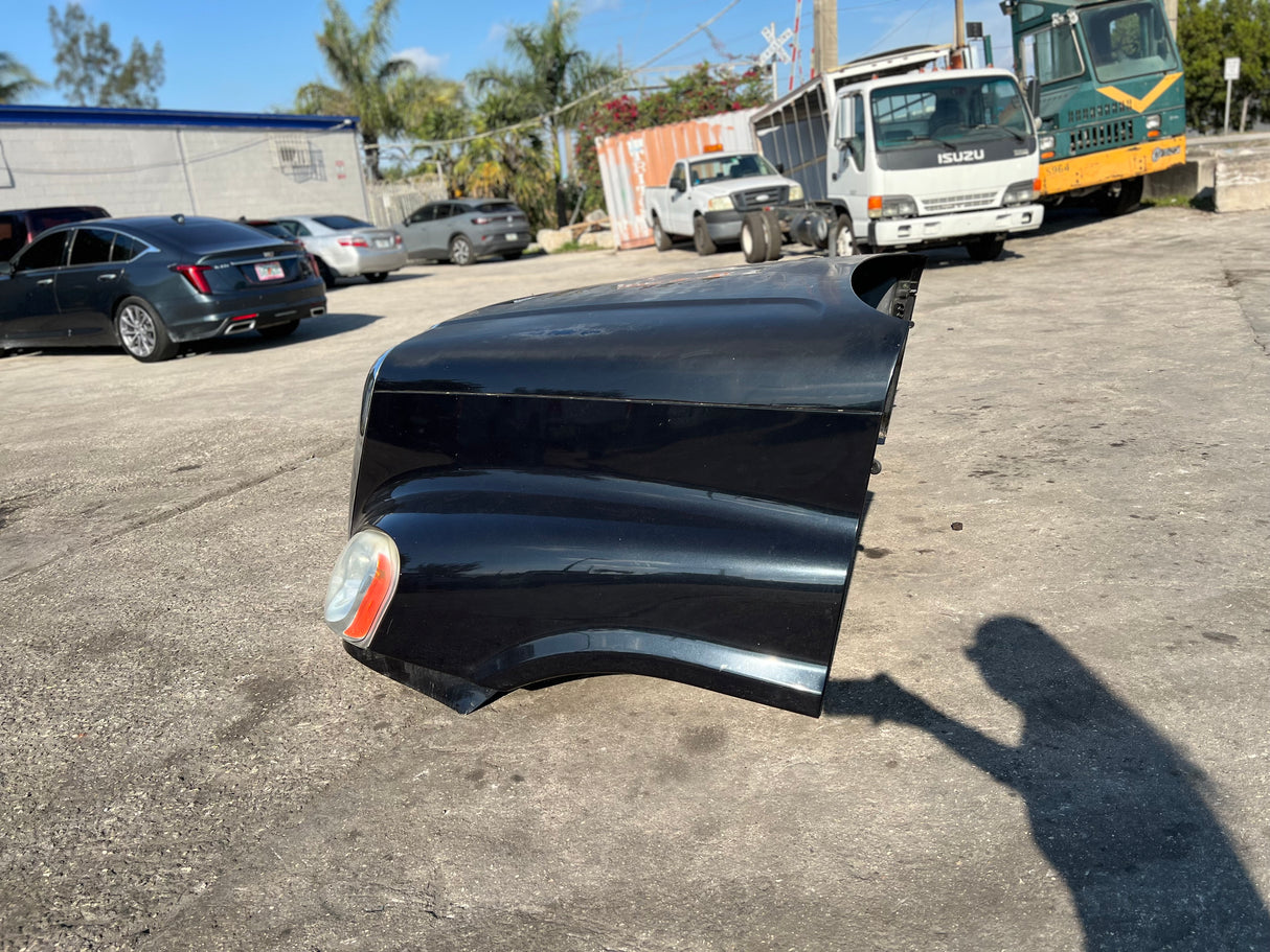 2013 Freightliner Cascadia 125 Hood