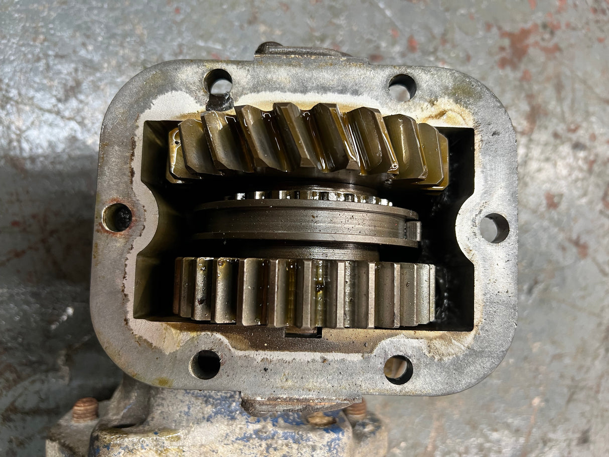 Muncie TG SERIES PTO for Eaton Fuller FS6306 X Transmission TA-C08-024966, Vickers Hydraulic Pump PVE19L