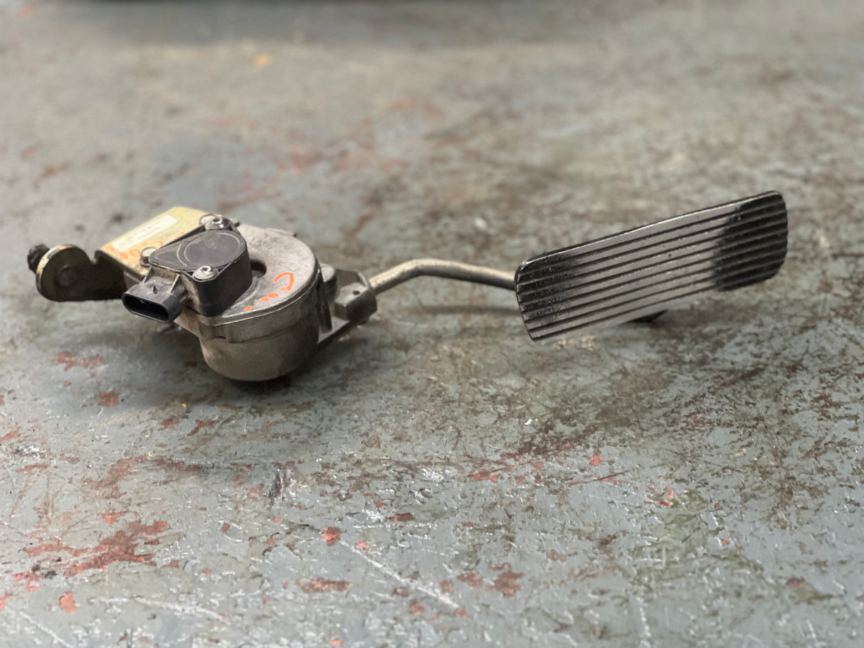International Accelerator Pedal Part # 1680379C92 w/ TPS Part # 2028213C92