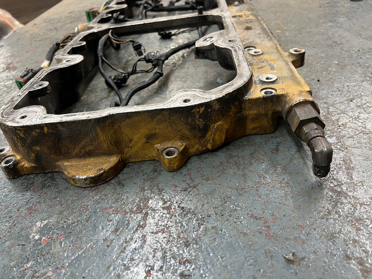 OEM Caterpillar C15 Valve Cover Spacer / Rocker Arm Housing 304-3313