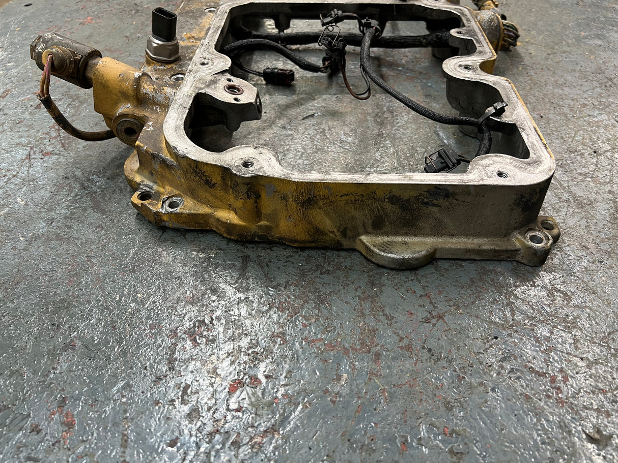 OEM Caterpillar C15 Valve Cover Spacer / Rocker Arm Housing 304-3313