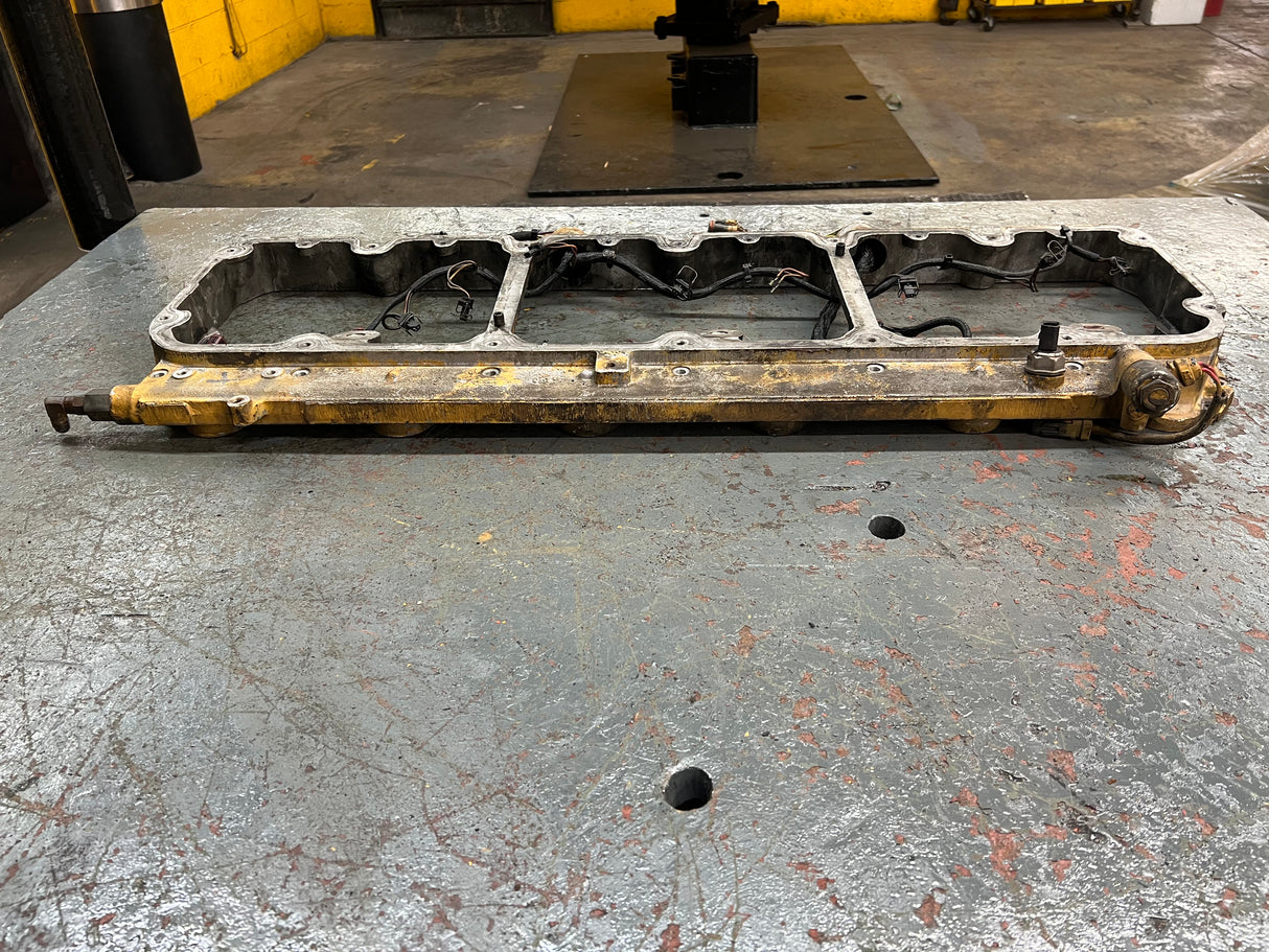 OEM Caterpillar C15 Valve Cover Spacer / Rocker Arm Housing 304-3313