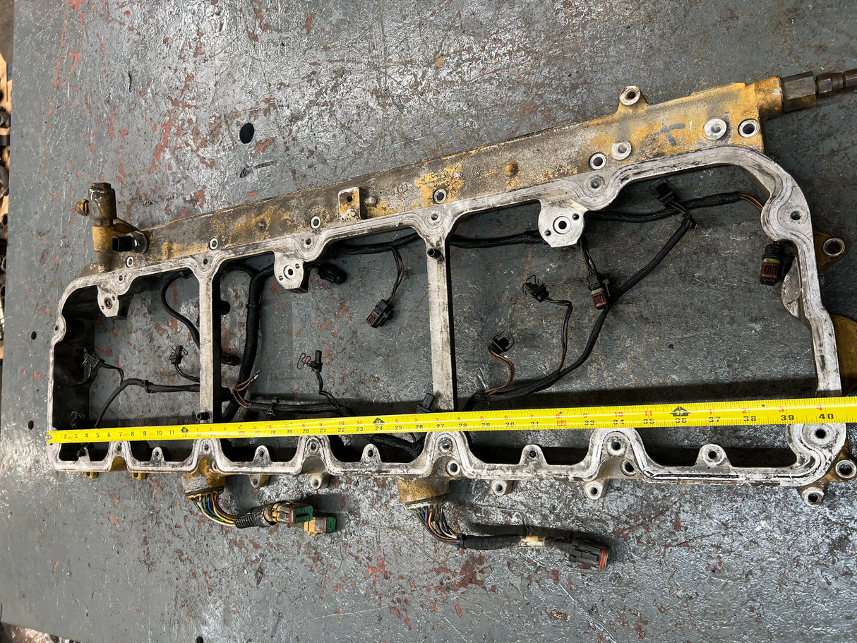 OEM Caterpillar C15 Valve Cover Spacer / Rocker Arm Housing 304-3313