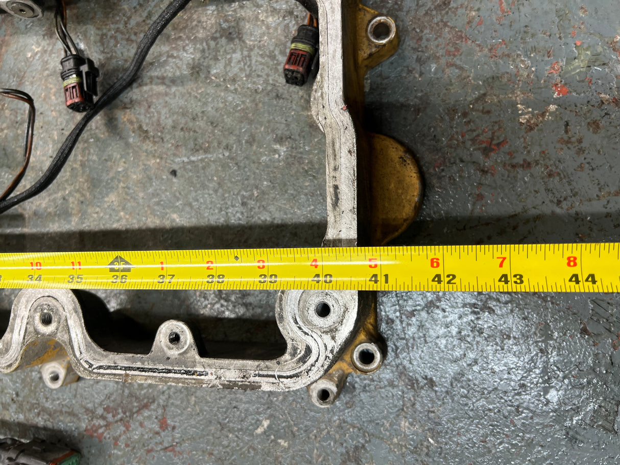 OEM Caterpillar C15 Valve Cover Spacer / Rocker Arm Housing 304-3313