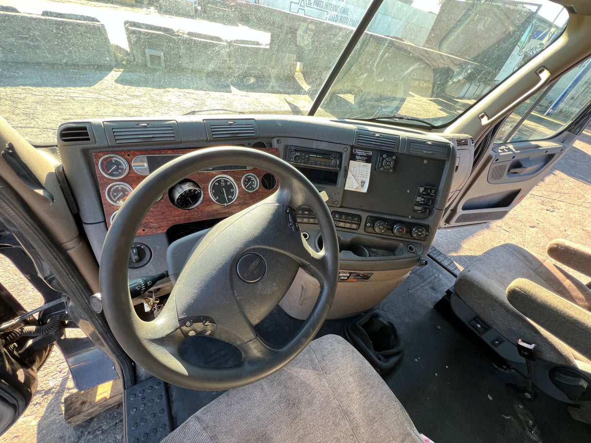 2013 Freightliner Cascadia 125 Conventional Sleeper Cab