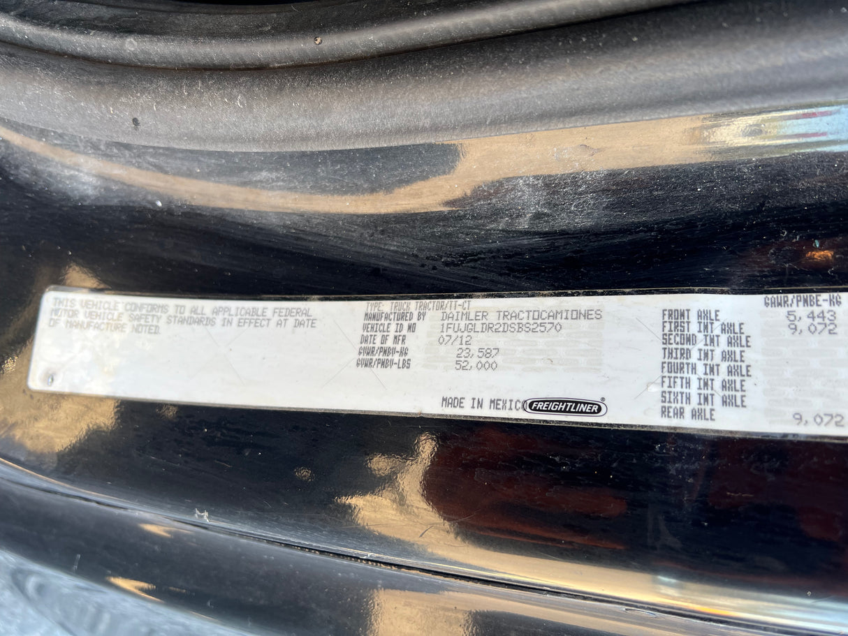 2013 Freightliner Cascadia 125 Conventional Sleeper Cab