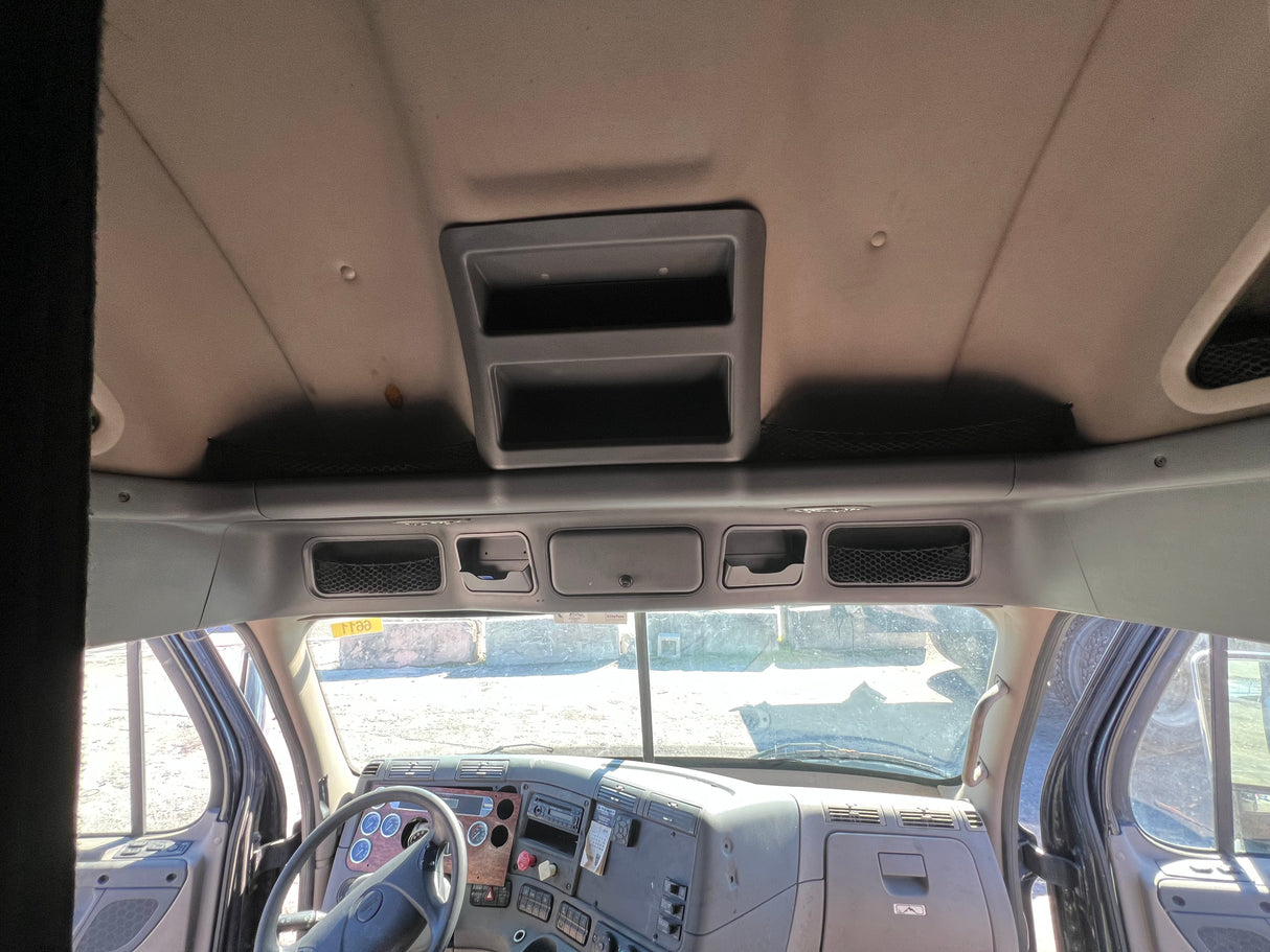 2013 Freightliner Cascadia 125 Conventional Sleeper Cab