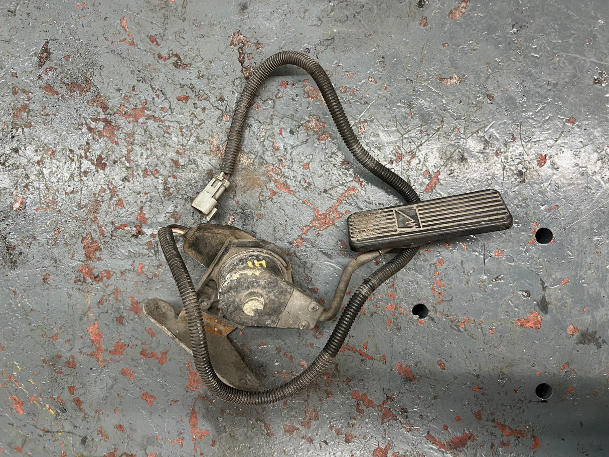 Freightliner FL112 Foot Control Accelerator Pedal Part # A01-23405-001