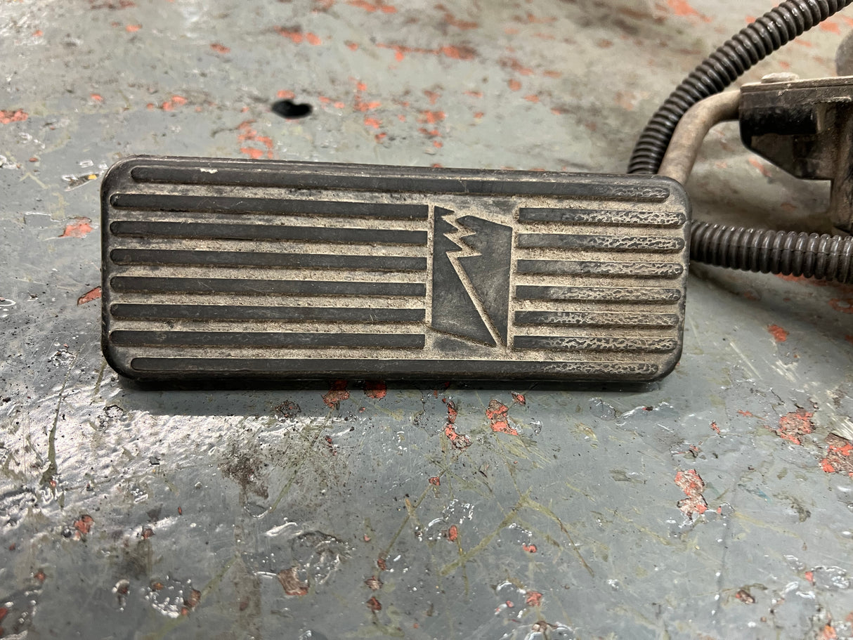 Freightliner FL112 Foot Control Accelerator Pedal Part # A01-23405-001