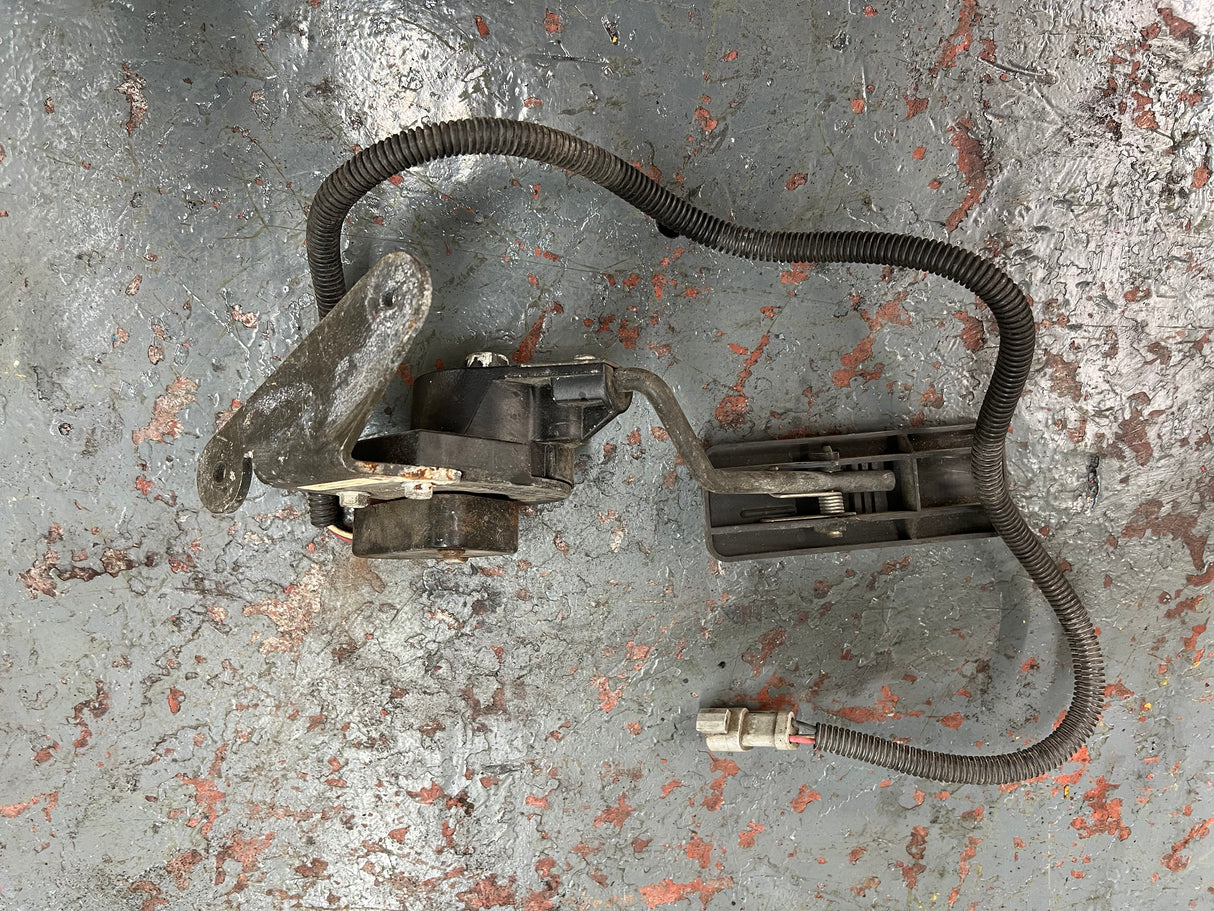 Freightliner FL112 Foot Control Accelerator Pedal Part # A01-23405-001