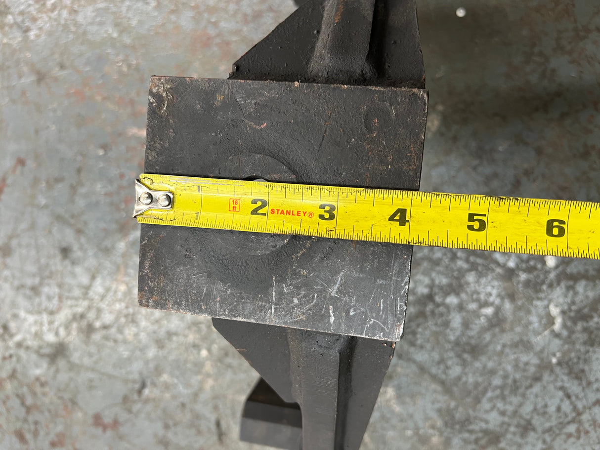 2006 Cummins ISB 5.9L Front Engine Mount