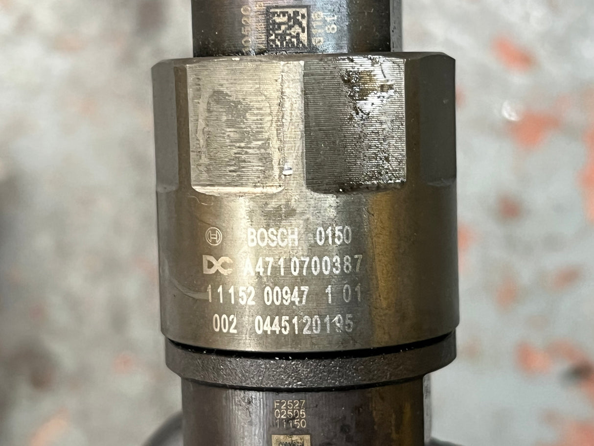 2013 Detroit DD13 BOSCH 0150 Fuel Injector A4710700387