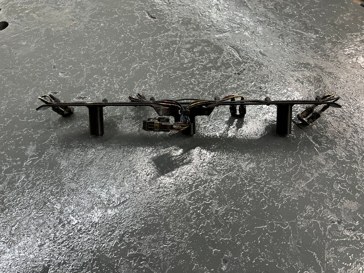 2004 Isuzu 4HK1-TC Denso 5471 / 7031 Fuel Injectors w/ Glow Plugs & Wiring Harness w/ Bolts