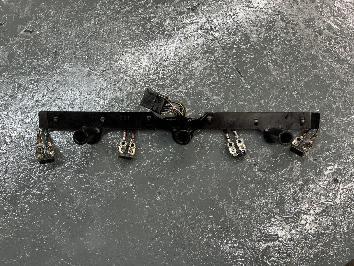 2004 Isuzu 4HK1-TC Denso 5471 / 7031 Fuel Injectors w/ Glow Plugs & Wiring Harness w/ Bolts