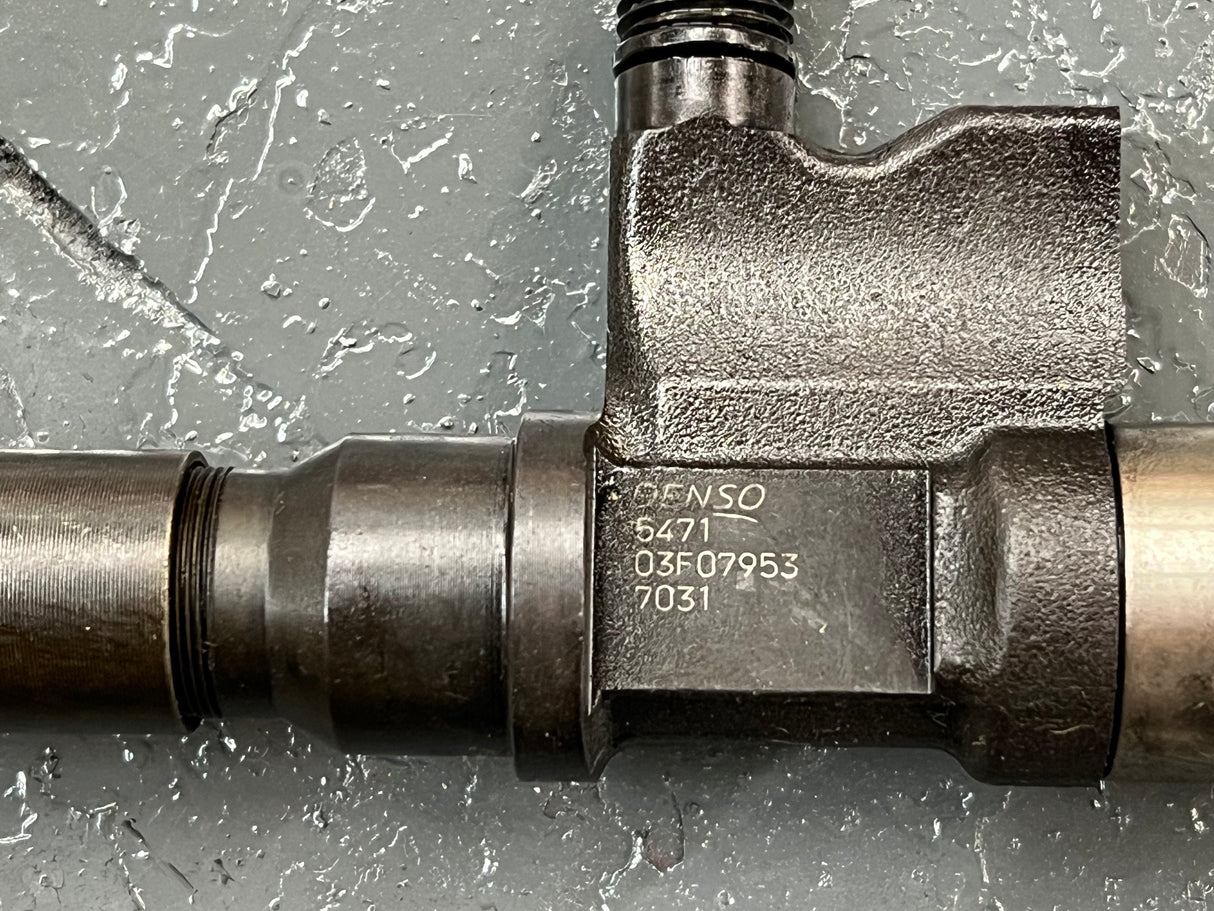 2004 Isuzu 4HK1-TC Denso 5471 / 7031 Fuel Injectors w/ Glow Plugs & Wiring Harness w/ Bolts