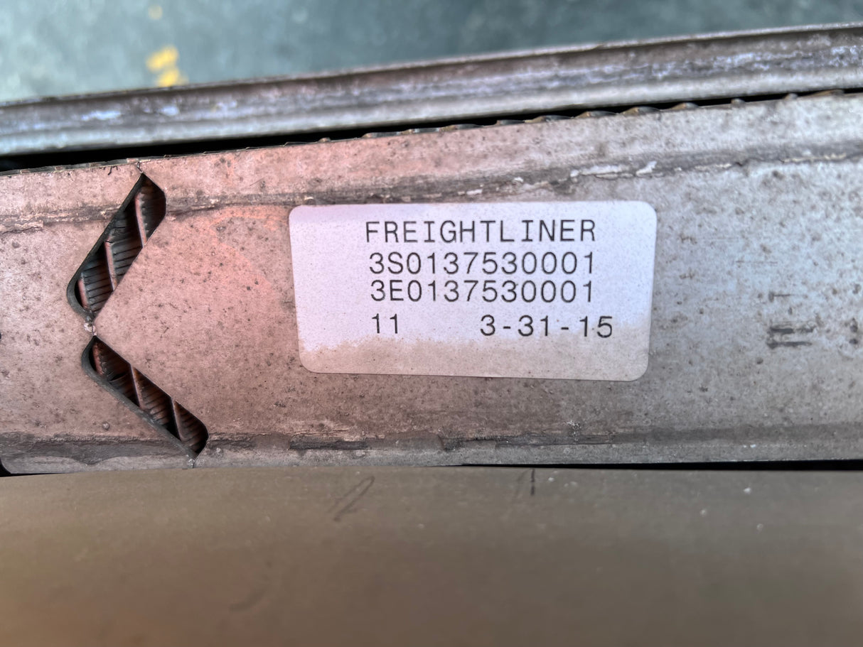 2015 Freightliner Cascadia 132 Charge Air Cooler 3E0137530001 w/ Overflow Bottle & Radiator