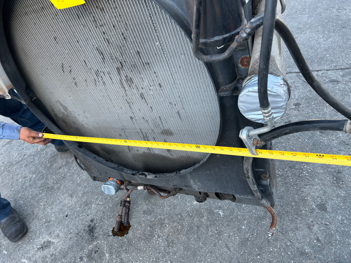 2015 Freightliner Cascadia 132 Charge Air Cooler 3E0137530001 w/ Overflow Bottle & Radiator