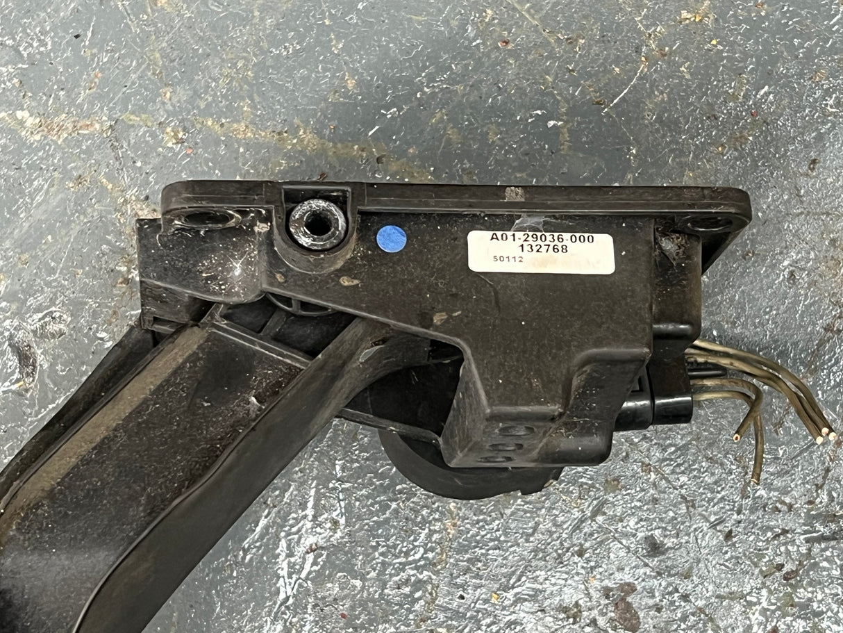 Freightliner Columbia Foot Control Pedal Part # A01-29036-000 w/ TPS Part # 133284