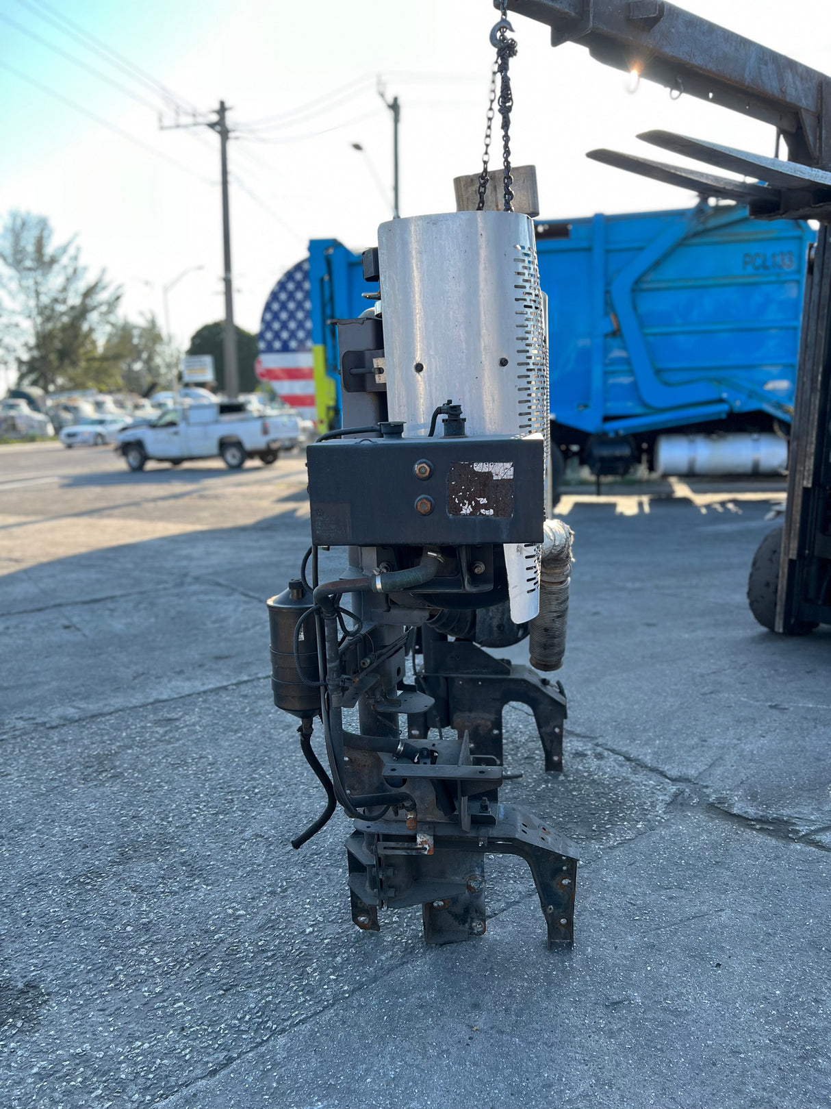 2016 Mack MRU613 Air Cleaner Part # 21112872