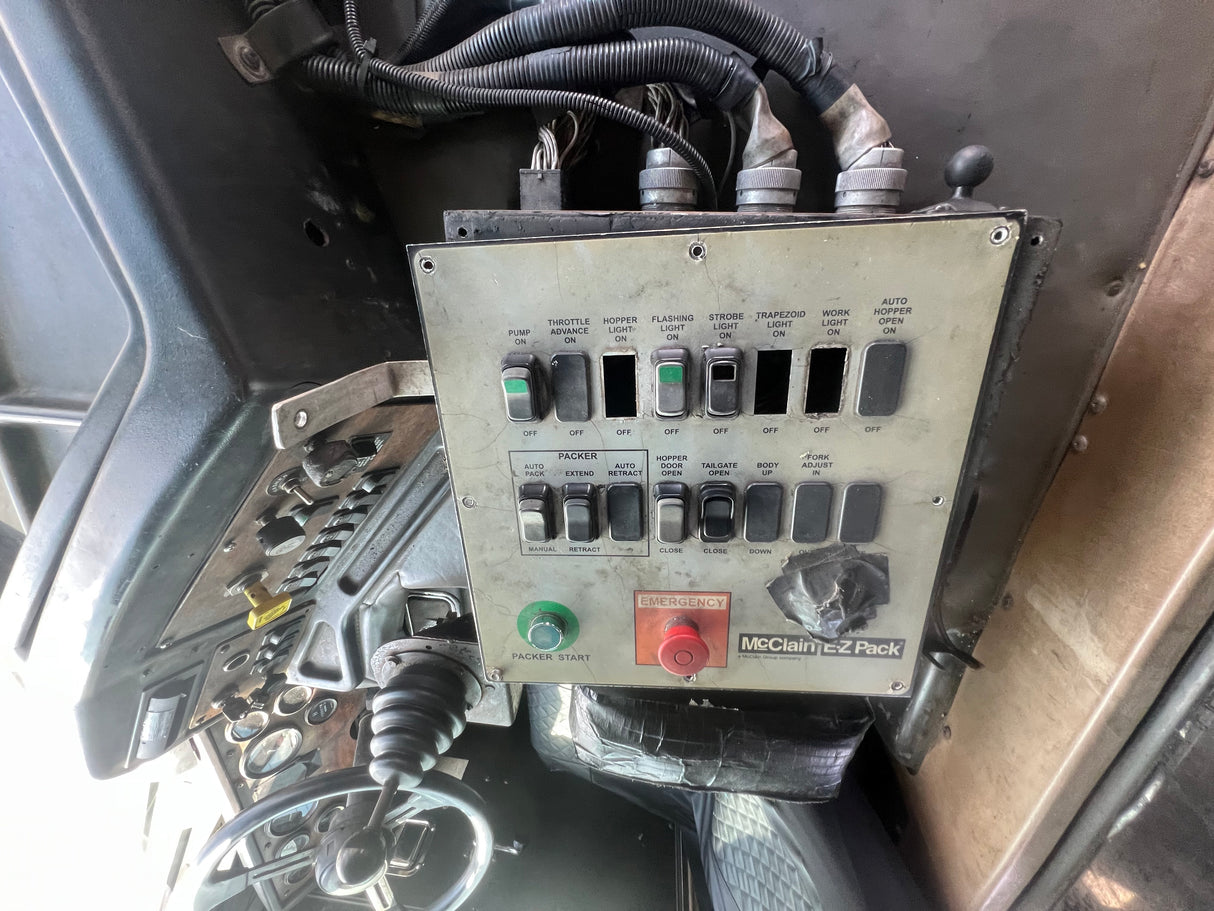 2003 Peterbilt 320 Low Entry Cab Over