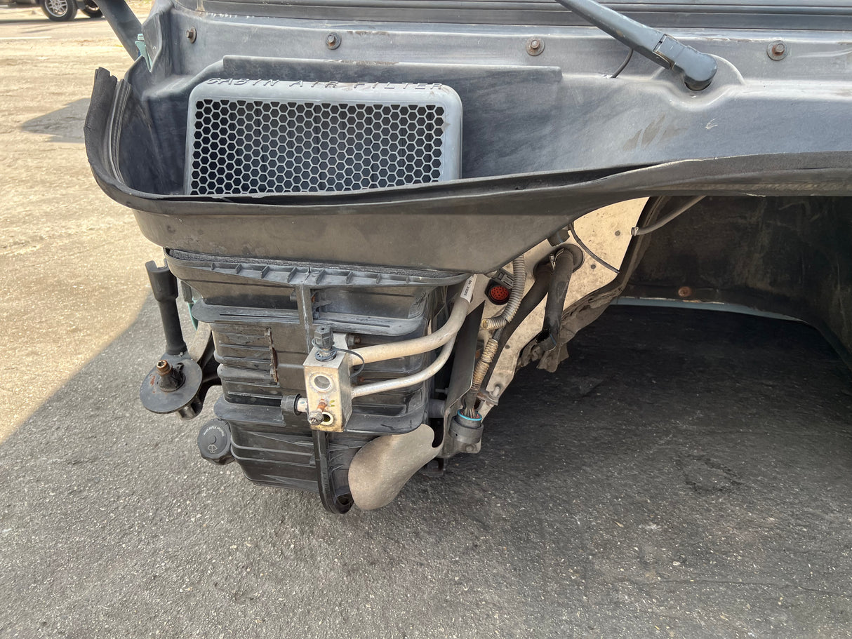 2016 Freightliner Cascadia 132 HIGH ROOF SLEEPER CAB