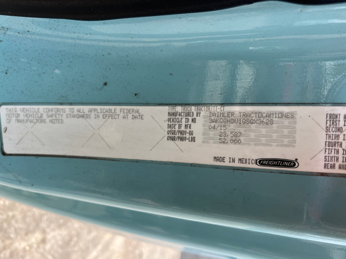 2016 Freightliner Cascadia 132 HIGH ROOF SLEEPER CAB