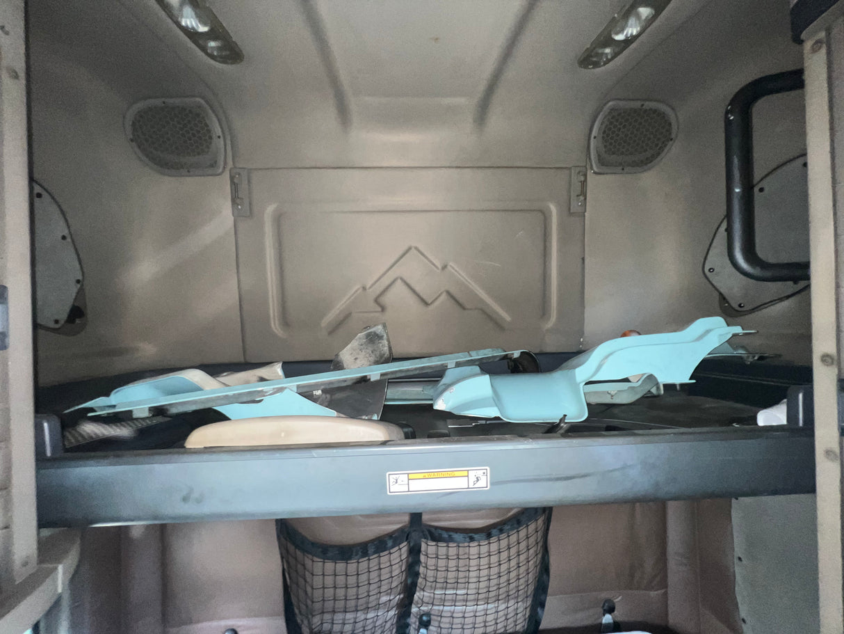 2016 Freightliner Cascadia 132 HIGH ROOF SLEEPER CAB