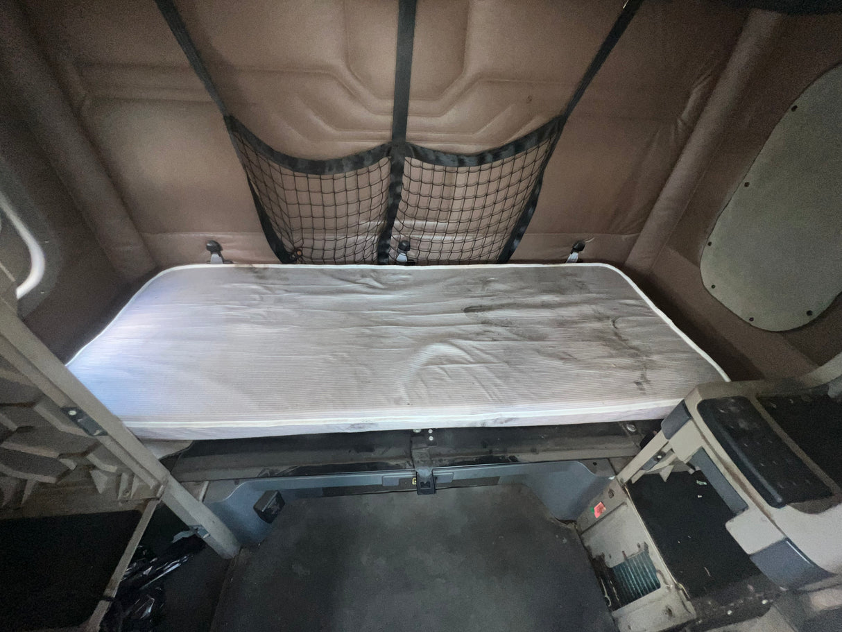 2016 Freightliner Cascadia 132 HIGH ROOF SLEEPER CAB