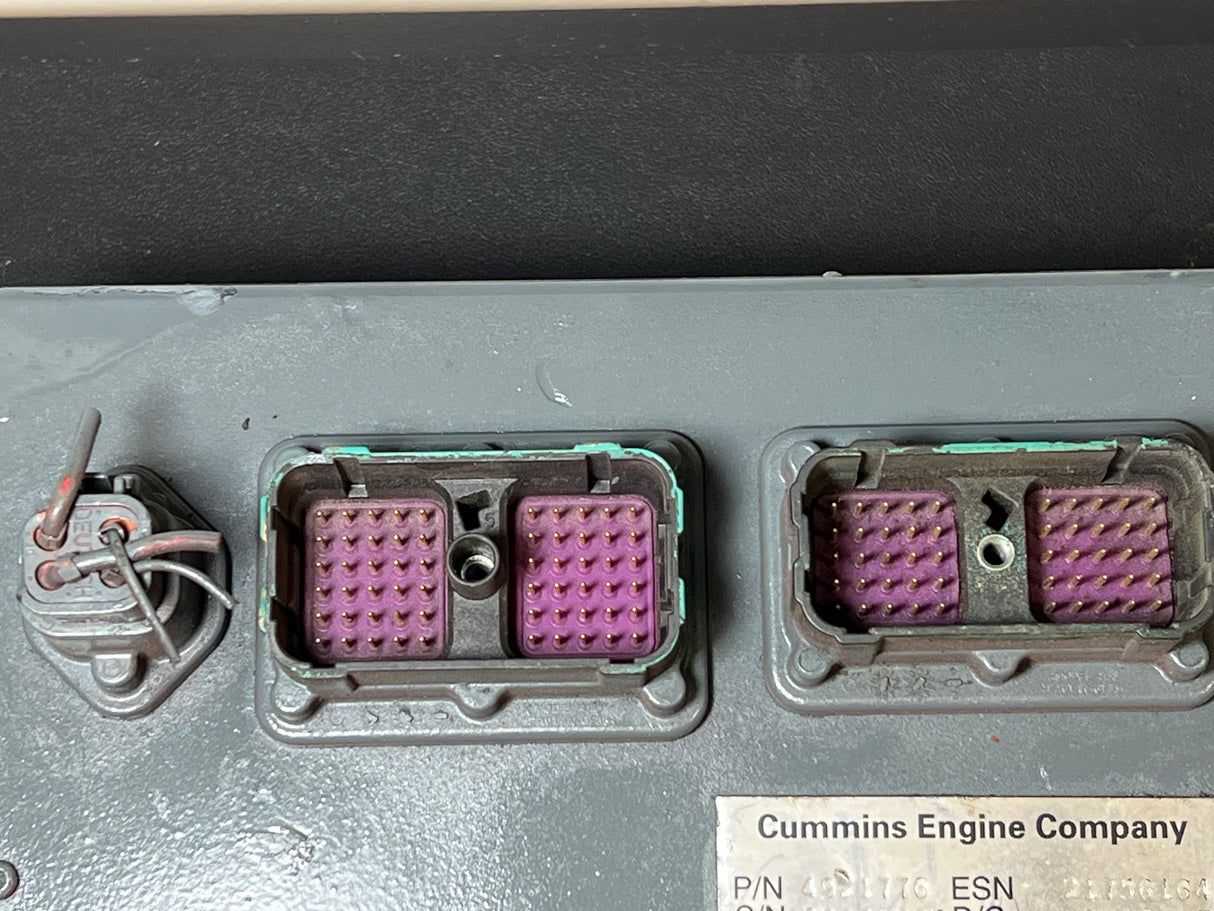 Cummins ISC / ISL Engine Control Module (ECM) Part # 4921776, CM850 w/ Cooling Plate & Fuel Transfer Pump