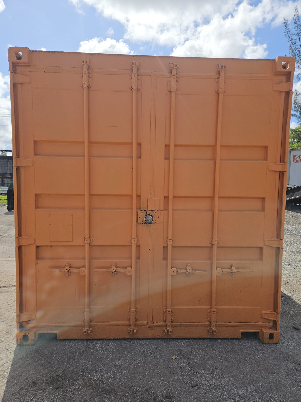20 FT SHIPPING CONTAINER