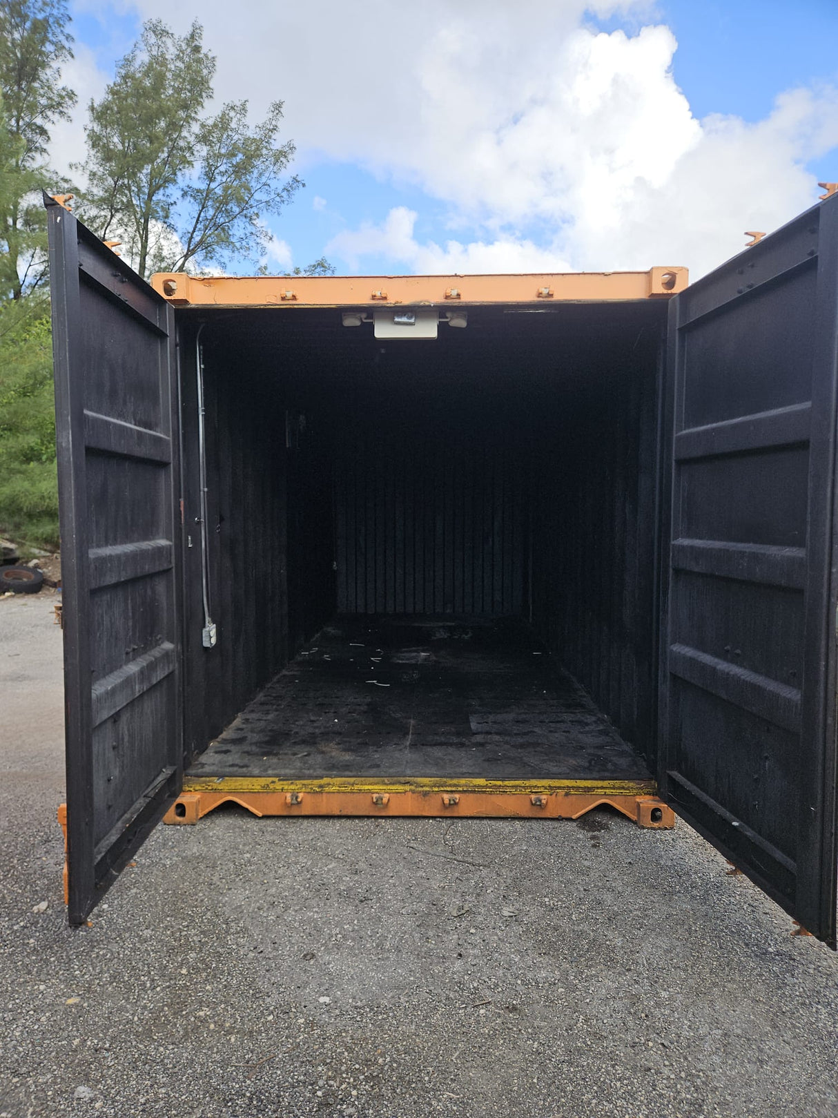 20 FT SHIPPING CONTAINER