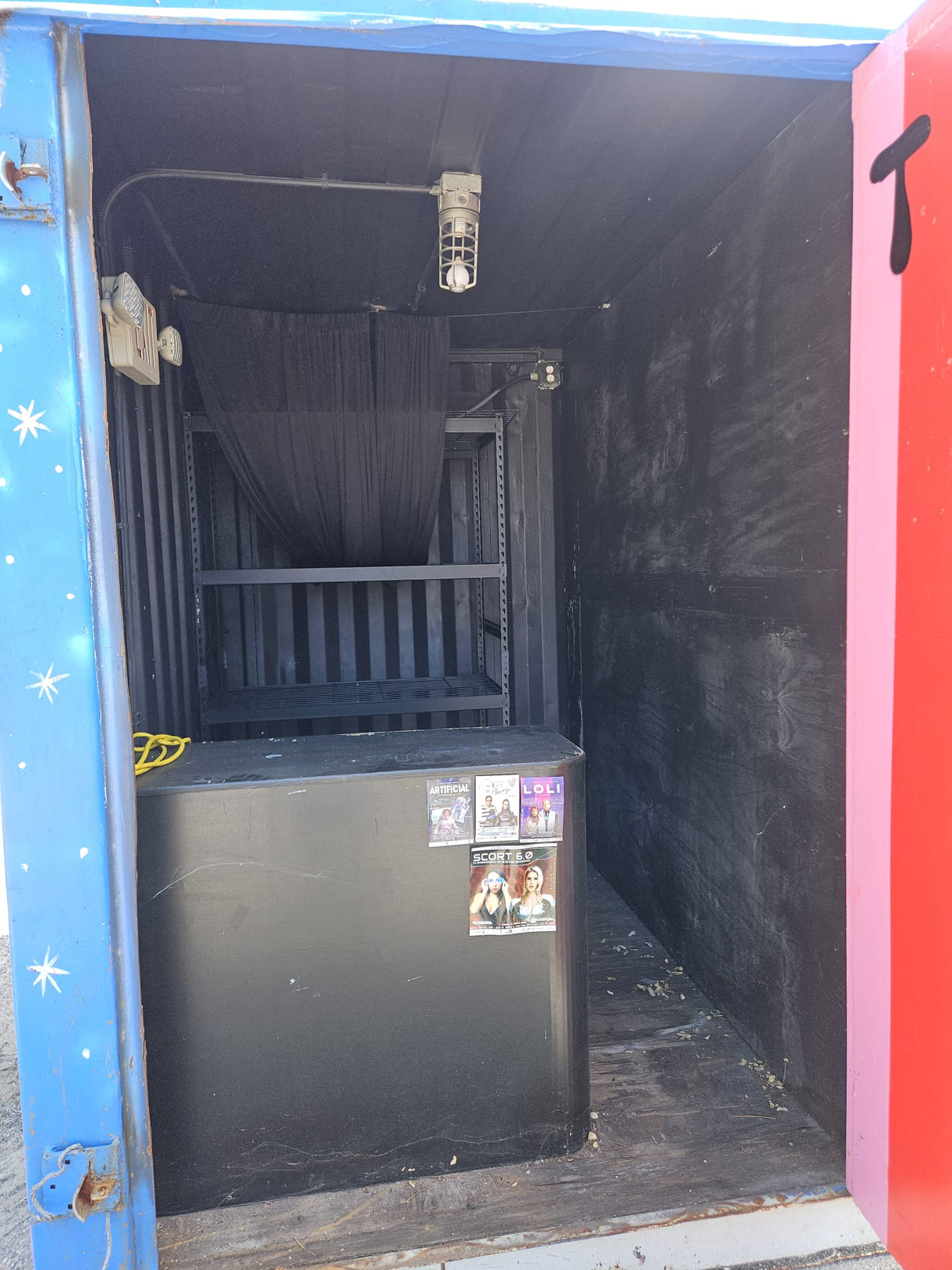 20 FT SHIPPING CONTAINER