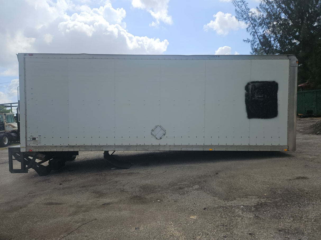 Trailer w/Lift Gate