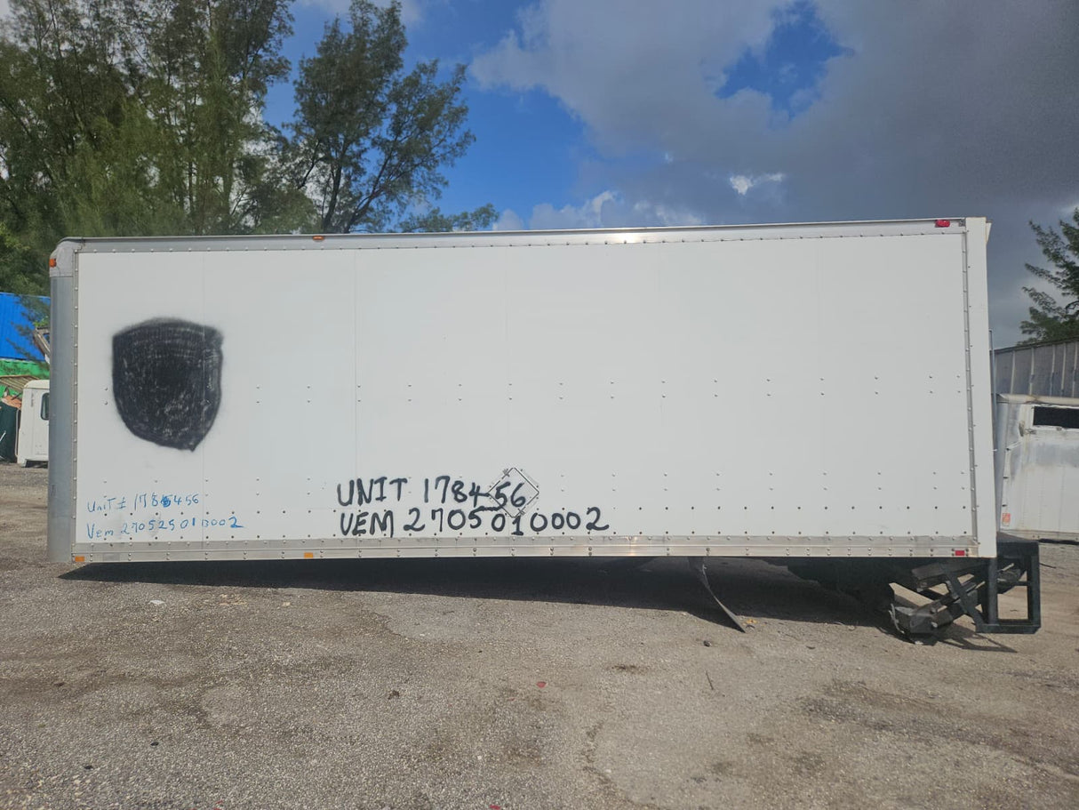 Trailer w/Lift Gate
