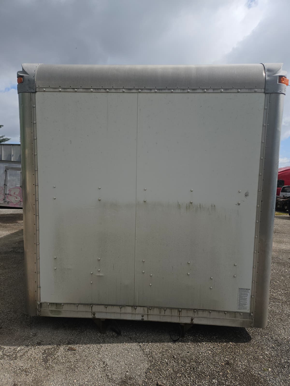 Trailer w/Lift Gate