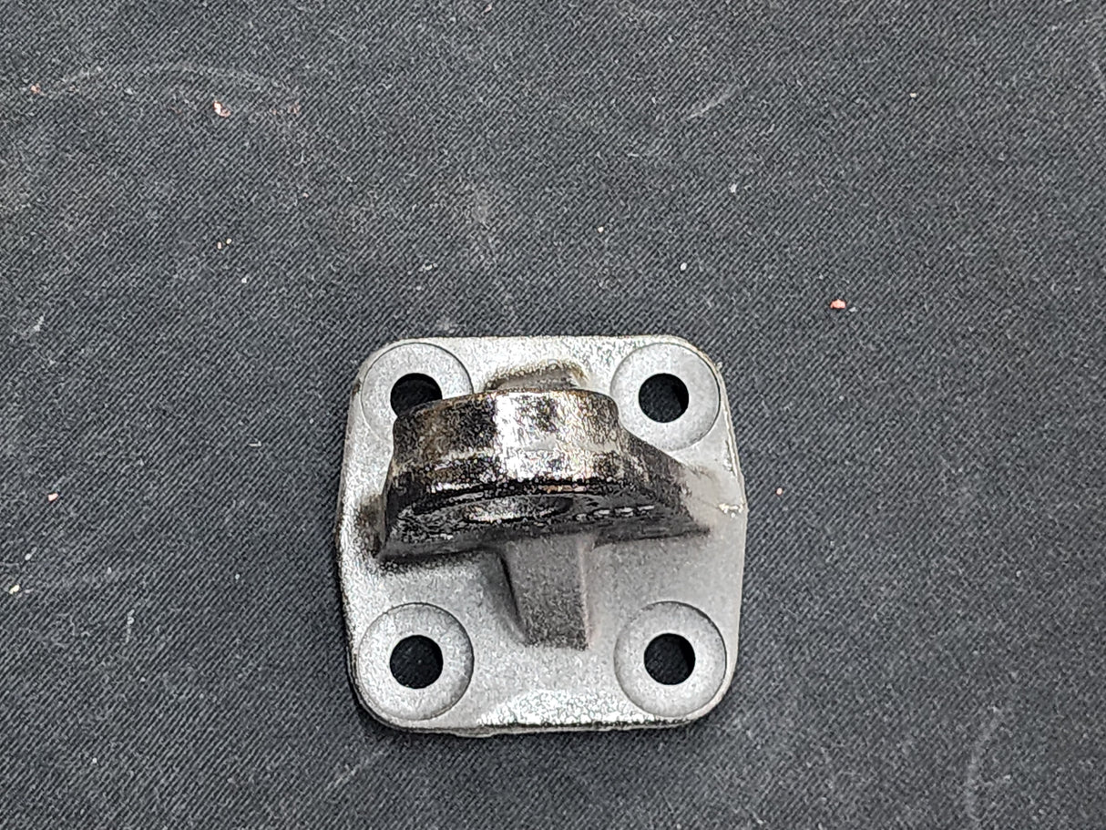 Freightliner L08 Engine Mount Bracket For Sale