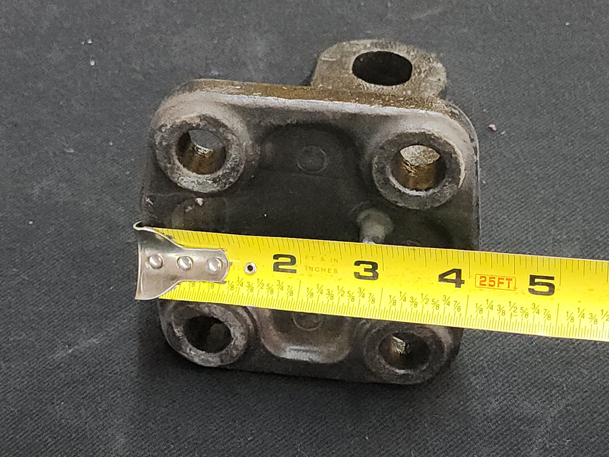 Freightliner L08 Engine Mount Bracket For Sale