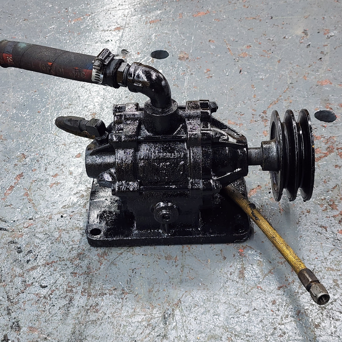 OEM Bendix Convac Vacuum Pump 5126187 For Sale – CA Truck Parts, Inc.