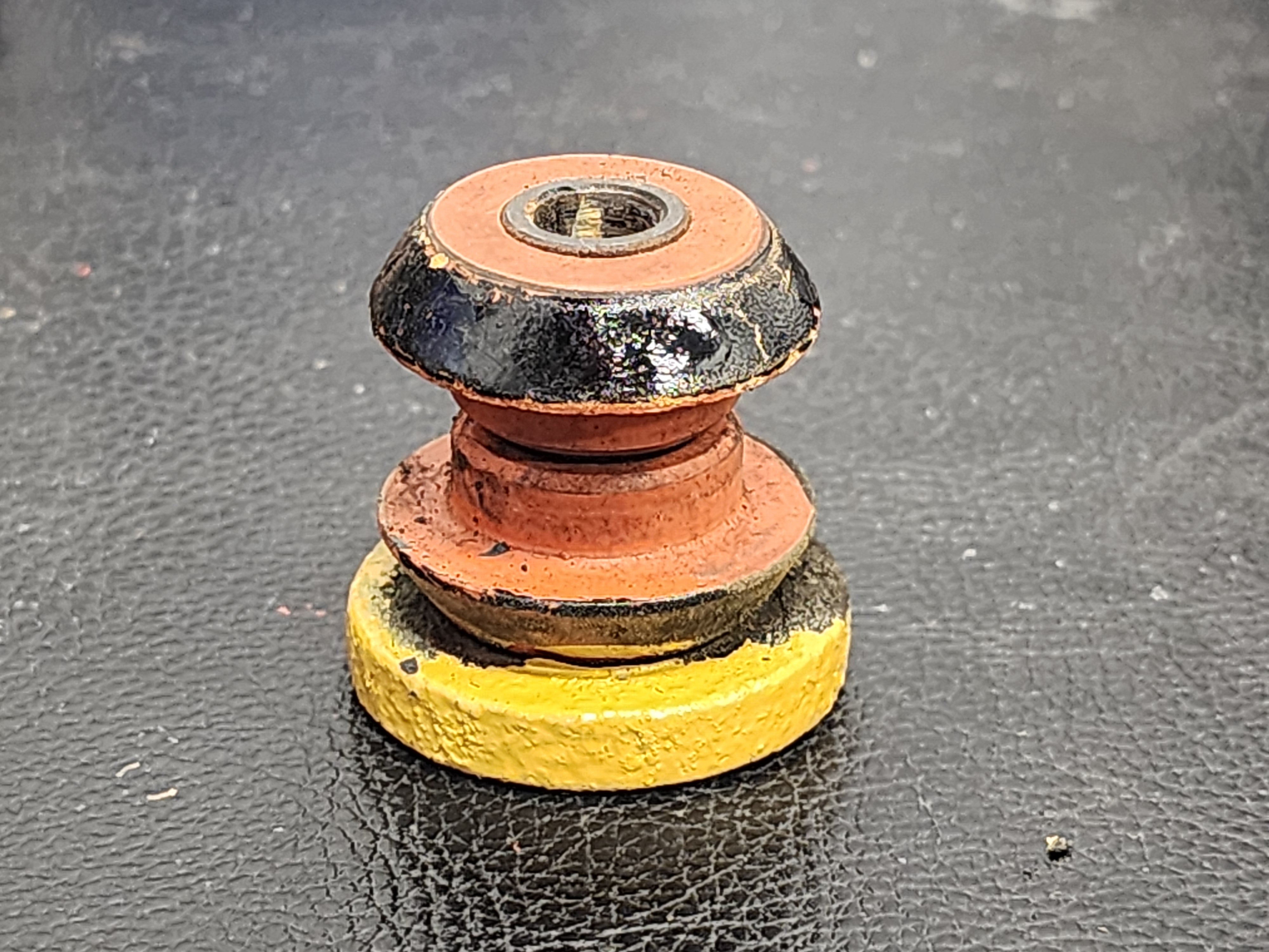 CATERPILLAR 70-PIN ECM ECU COMPUTER RUBBER MOUNT CUSHION