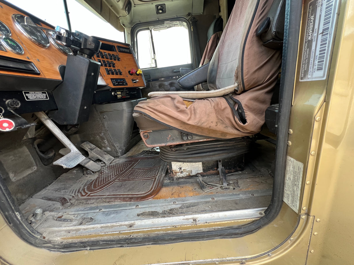 1997 International 9200 SBA Cab