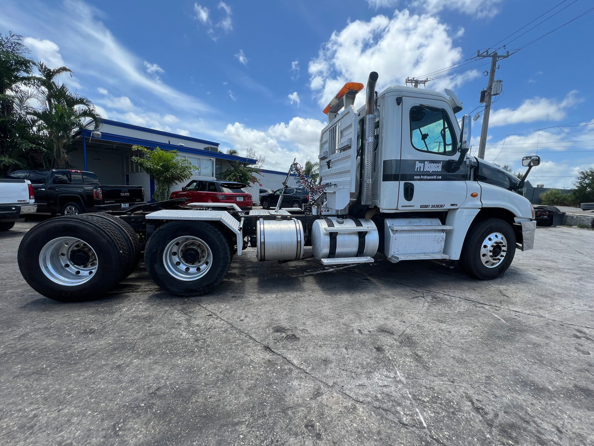 2012 Freightliner Cascadia 125 Conventional Cab For Sale, Front Axle to Chassis W/ Title