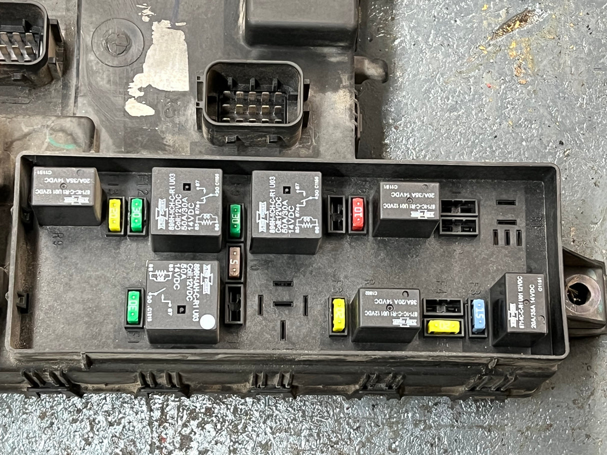 Freightliner Cascadia Cab Control Module (CECU) A06-75982-002