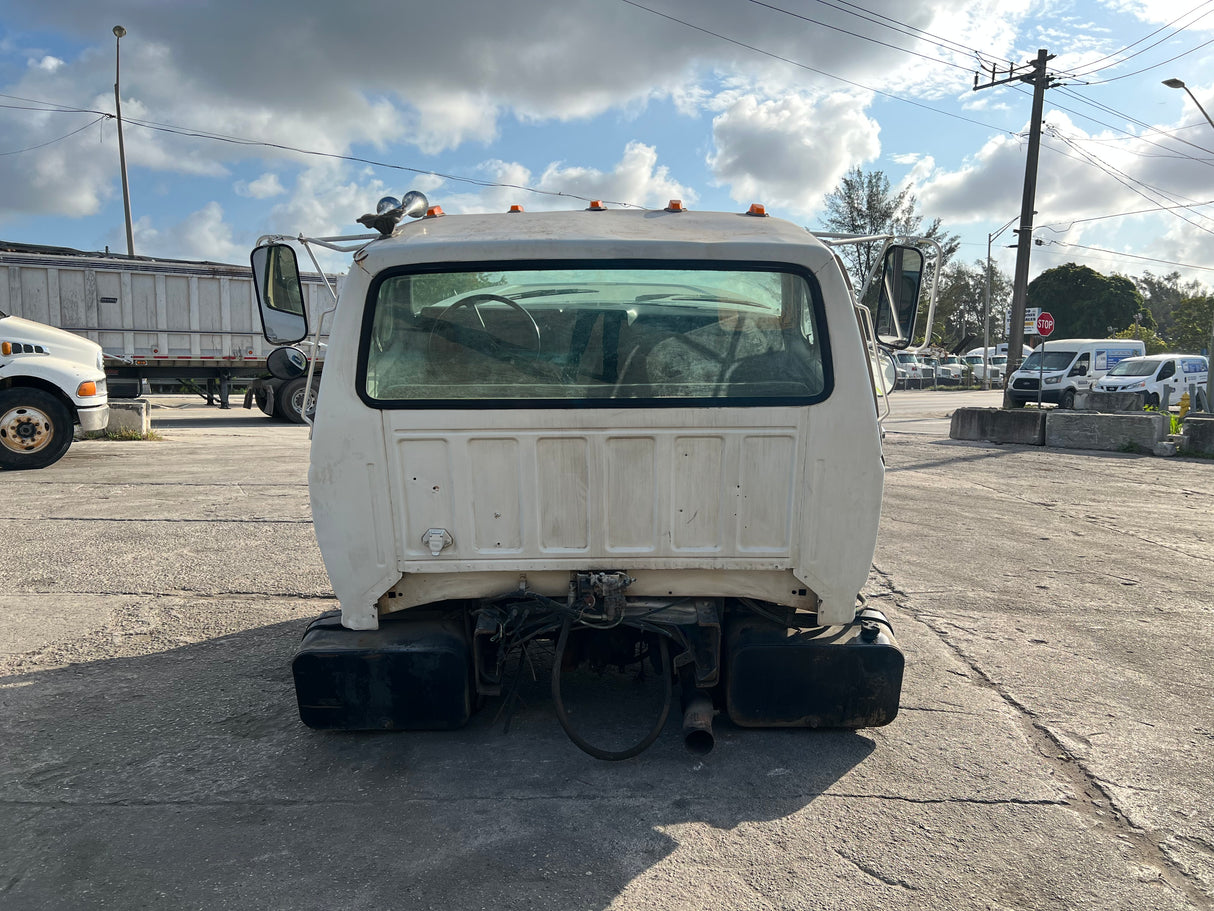 1995 FORD F800 CONVENTIONAL CAB