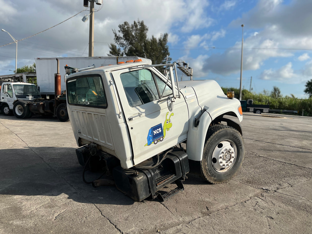 1995 FORD F800 CONVENTIONAL CAB