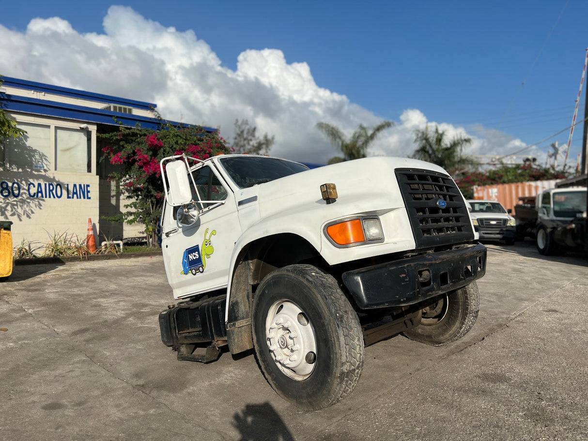 1995 FORD F800 CONVENTIONAL CAB