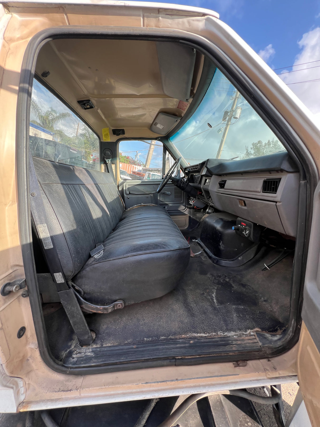 1995 FORD F800 CONVENTIONAL CAB