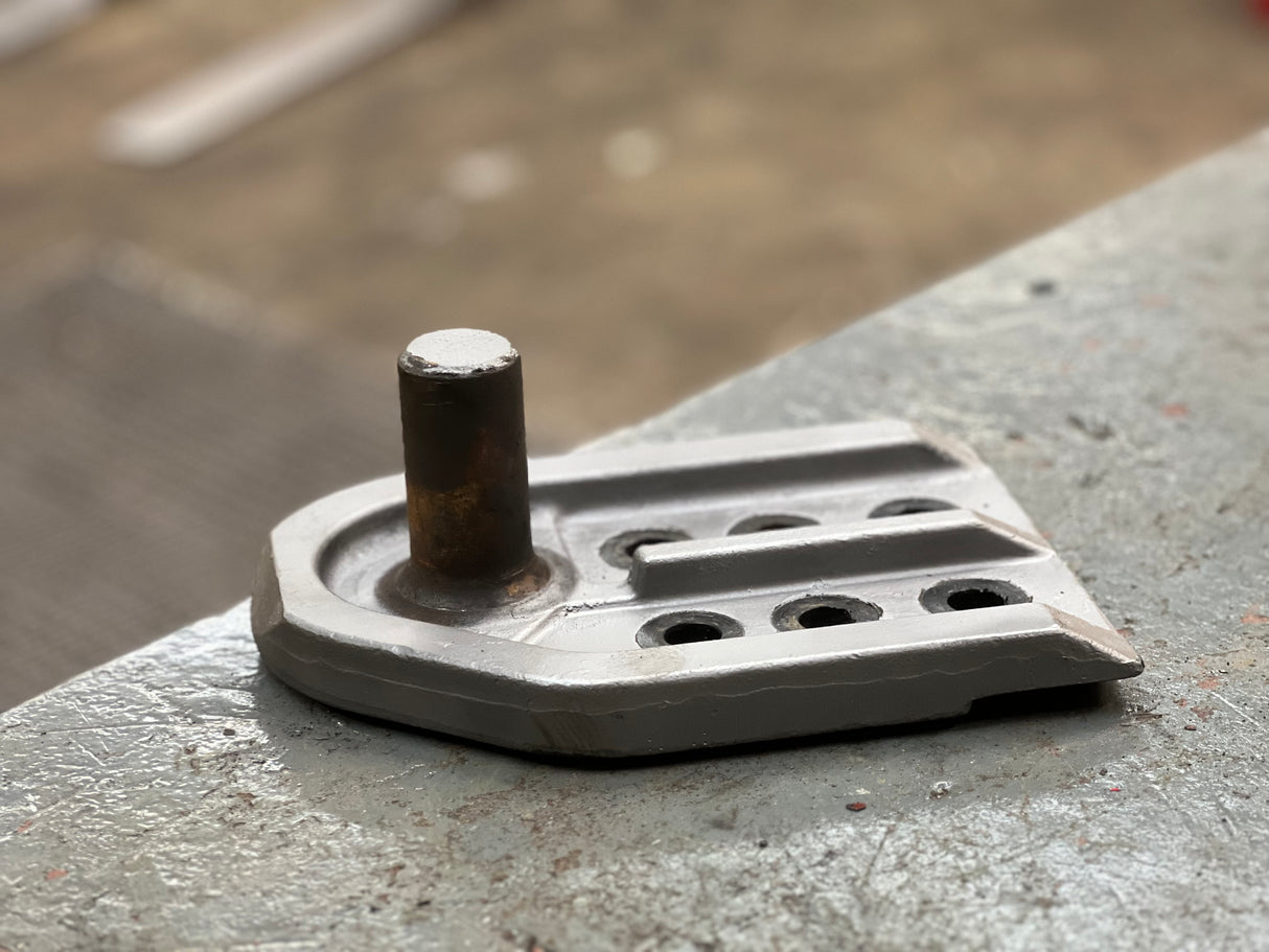Volvo /  Diesel Engine Mount A1200089-002