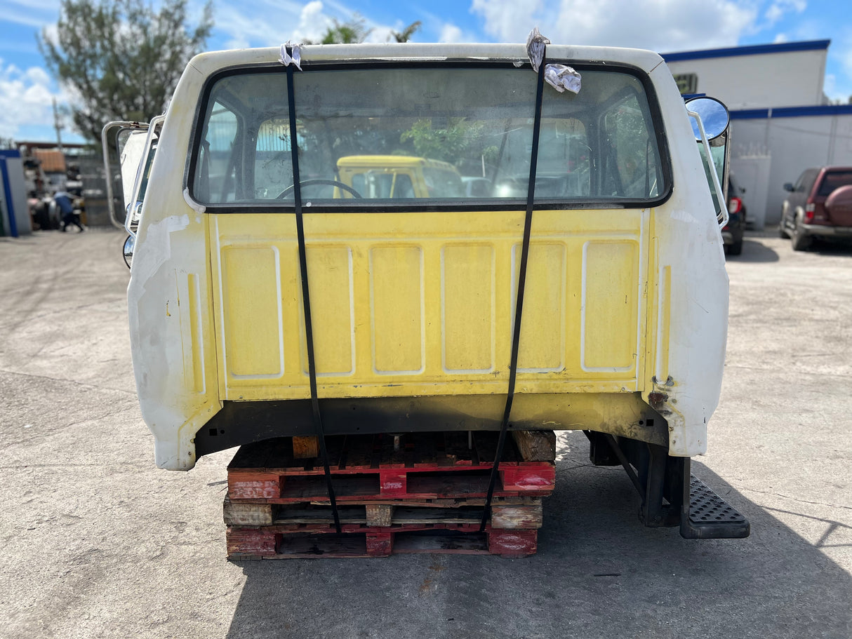 1994 Ford F700 CAB